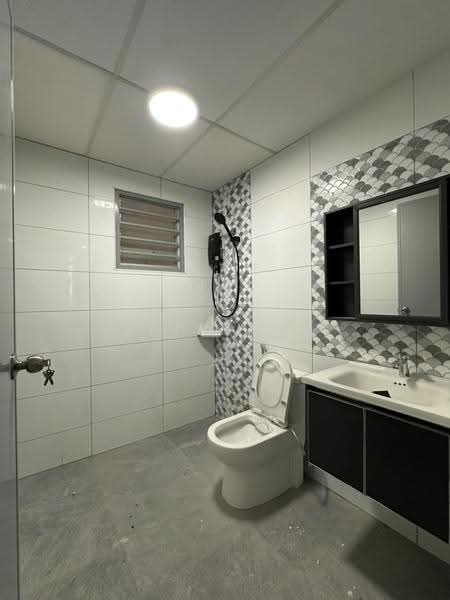 Apartment for Rent at Denai Nusantara Apartment - Jeff Toh - Bathroom - PropertyGuru.com.my