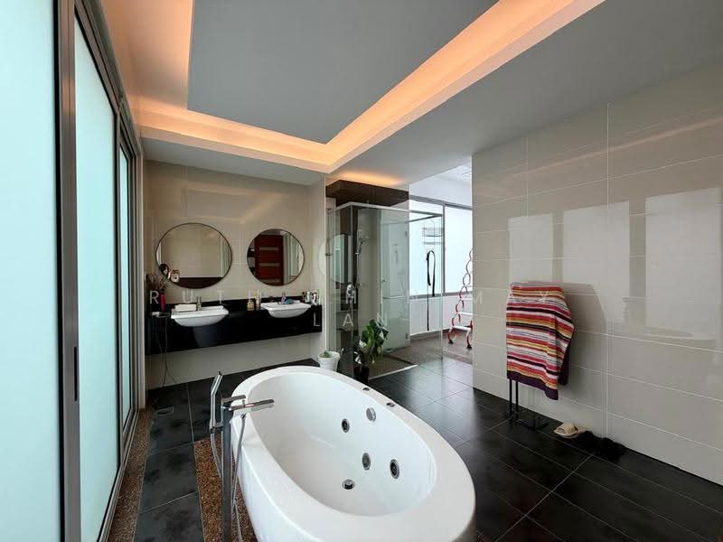Bungalow House for Sale in Taman Taynton View (Cheras) - Ruth Chin May Lan - Bathroom - PropertyGuru.com.my