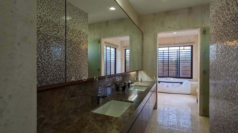 Bungalow House for Sale in Kampung Pantai Jerjak (Gelugor) - Agnes Lim - Bathroom - PropertyGuru.com.my