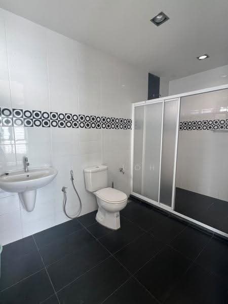 Rumah Teres 2-Tingkat untuk Dijual di Taman Adda Heights (Tebrau) - Max Loh - Bathroom - PropertyGuru.com.my