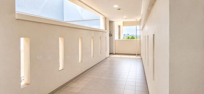 Kediaman Servis untuk Dijual di Sri Acappella - Maznee Realtor - Corridor - PropertyGuru.com.my
