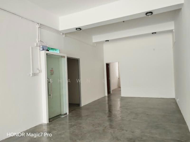 Kedai / Pejabat untuk Disewa di Tampoi (Johor) - Shawn Chan - Entrance - PropertyGuru.com.my