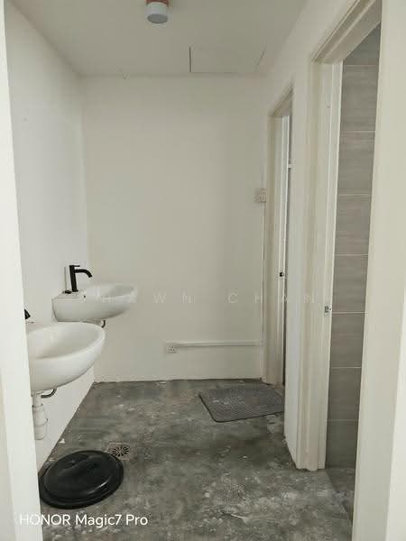Kedai / Pejabat untuk Disewa di Tampoi (Johor) - Shawn Chan - Bathroom - PropertyGuru.com.my