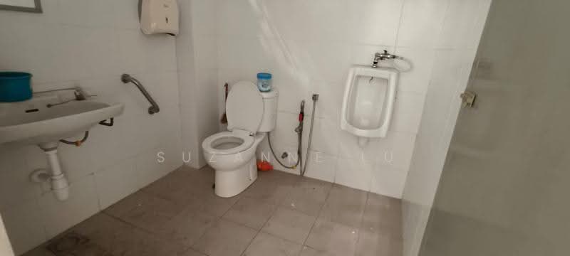 Shop for Rent in SS2 (Petaling Jaya) - Suzanne Lu - Bathroom - PropertyGuru.com.my