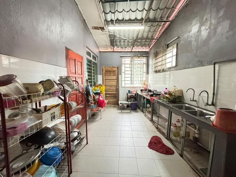 Semi-Detached House for Sale in Kuantan (Pahang) - Izzat Azman - Kitchen - PropertyGuru.com.my