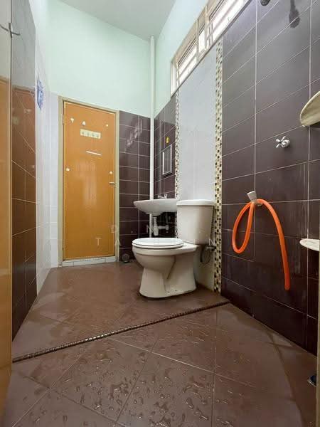 Bathroom 2