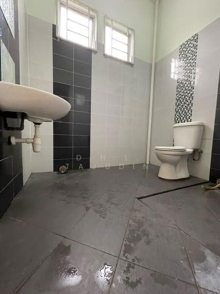 Bathroom 3