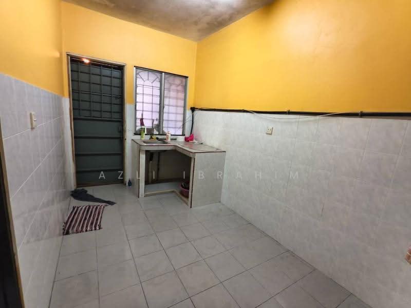 2-storey Terraced House for Sale in Taman Sri Indah (Cheras) - Azli Ibrahim - Kitchen - PropertyGuru.com.my