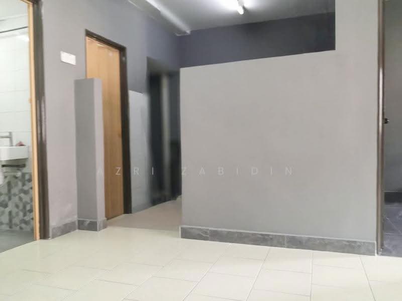Pangsapuri untuk Dijual di Pangsapuri Utarid Subang - Azri Zabidin - Bathroom - PropertyGuru.com.my