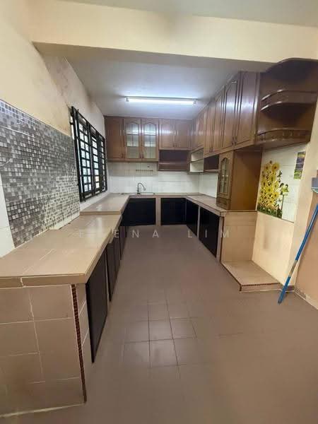 2-storey Terraced House for Rent in Taman Damai Jaya (Skudai) - Elena Lim - Kitchen - PropertyGuru.com.my