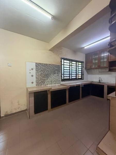 2-storey Terraced House for Rent in Taman Damai Jaya (Skudai) - Elena Lim - Kitchen - PropertyGuru.com.my