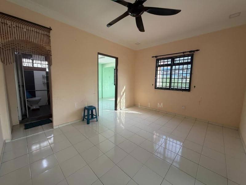 2-storey Terraced House for Rent in Taman Damai Jaya (Skudai) - Elena Lim - Bathroom - PropertyGuru.com.my