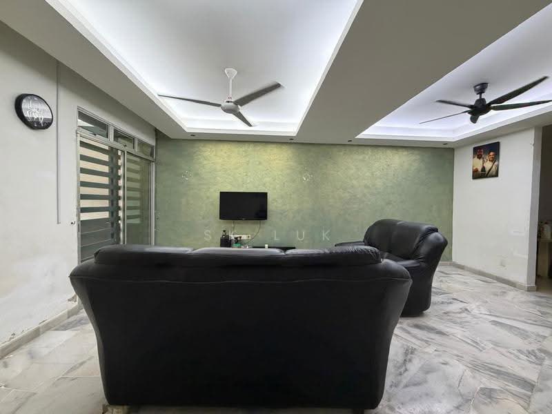2-storey Terraced House for Sale in Bukit Beruntung (Selangor) - SK Luk - Living Room - PropertyGuru.com.my