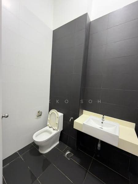 Terraced House for Rent in Kota Masai (Pasir Gudang) - Nikko Soh - Bathroom - PropertyGuru.com.my