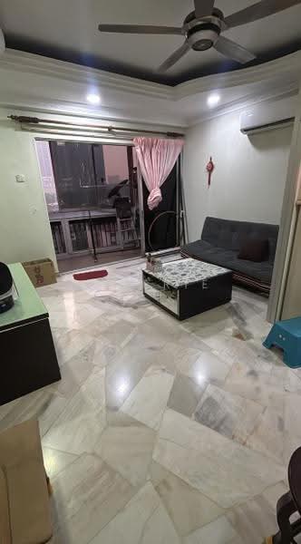 Kondominium untuk Dijual di Petaling Indah Condominiums - Valerie Ng - Living Room - PropertyGuru.com.my