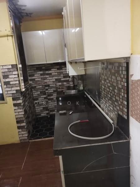 Rumah Flat untuk Disewa di Taman Bunga Raya - Kor Kok Tee - Kitchen - PropertyGuru.com.my