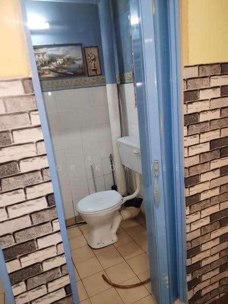 Rumah Flat untuk Disewa di Taman Bunga Raya - Kor Kok Tee - Bathroom - PropertyGuru.com.my