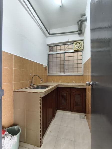 Pangsapuri untuk Disewa di Pangsapuri Damai Mewah B - Derick Wu - Kitchen - PropertyGuru.com.my