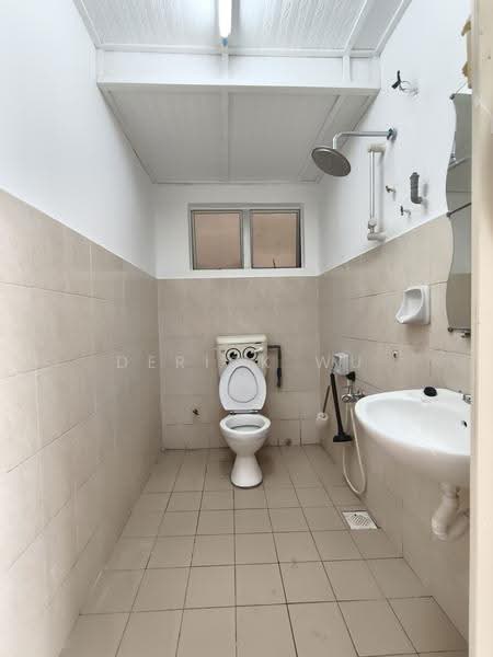 Pangsapuri untuk Disewa di Pangsapuri Damai Mewah B - Derick Wu - Bathroom - PropertyGuru.com.my