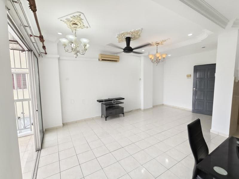 Pangsapuri untuk Disewa di Pangsapuri Damai Mewah B - Derick Wu - Living Room - PropertyGuru.com.my