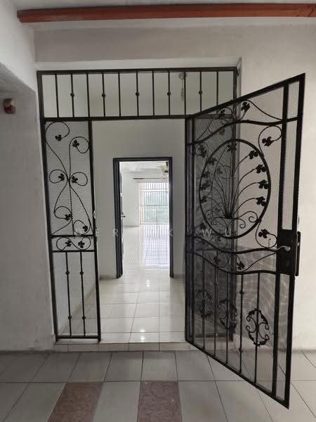 Pangsapuri untuk Disewa di Pangsapuri Damai Mewah B - Derick Wu - Entrance - PropertyGuru.com.my