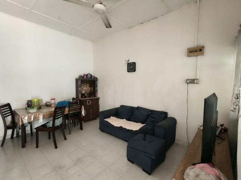 Rumah Teres 1-Tingkat untuk Dijual di Senai (Kulai) - Iden Tan - Living Room - PropertyGuru.com.my