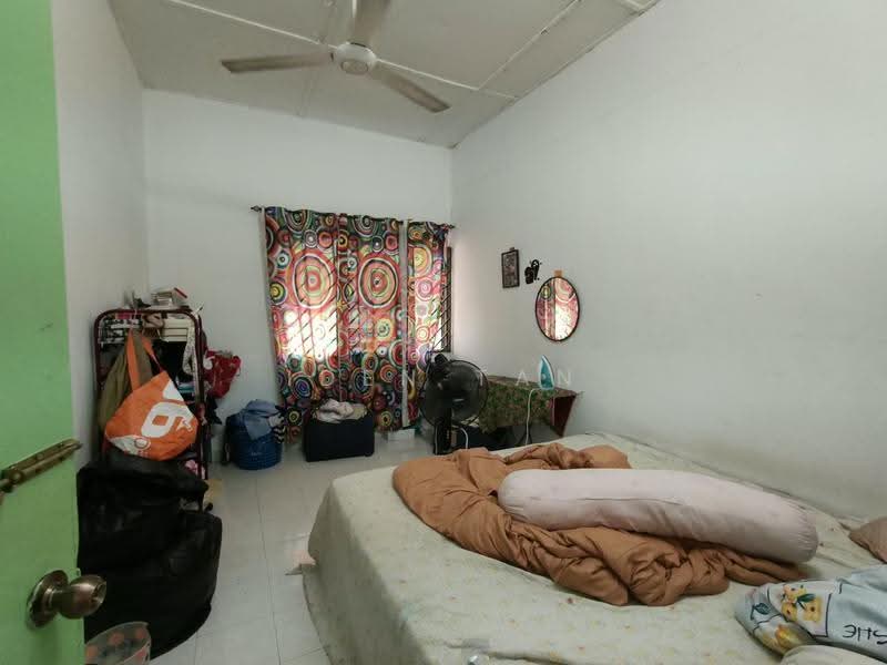 Rumah Teres 1-Tingkat untuk Dijual di Senai (Kulai) - Iden Tan - Bedroom - PropertyGuru.com.my