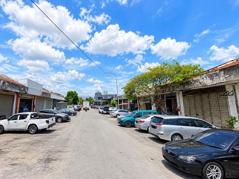 Kilang untuk Dijual di Taman Perindustrian Puchong Utama (Puchong) - John Lee - Exterior - PropertyGuru.com.my