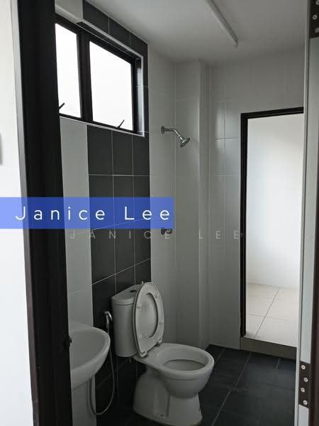 Rumah Teres 2-Tingkat untuk Dijual di Taman Rebana Indah (Sungai Bakap) - Janice Lee - Bathroom - PropertyGuru.com.my