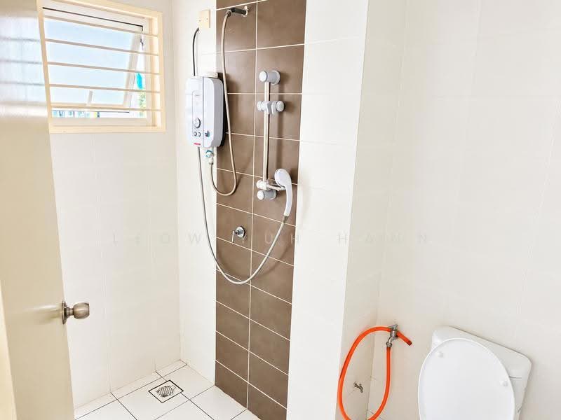 Condominium for Rent at Casa Tropika - Leow Yuh Hann - Bathroom - PropertyGuru.com.my