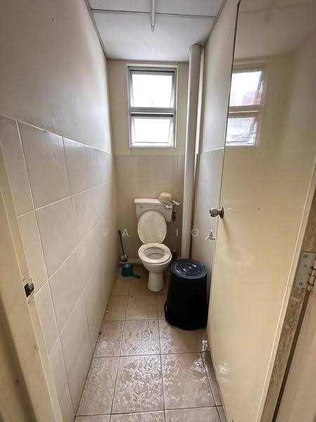Shop for Sale in Taman Emas Merah (Jeram Batu) - Eva Siow - Bathroom - PropertyGuru.com.my