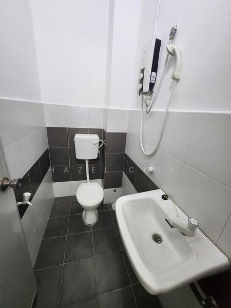 Rumah Teres 2-Tingkat untuk Disewa di Gelang Patah (Johor) - Hazel Chin - Bathroom - PropertyGuru.com.my