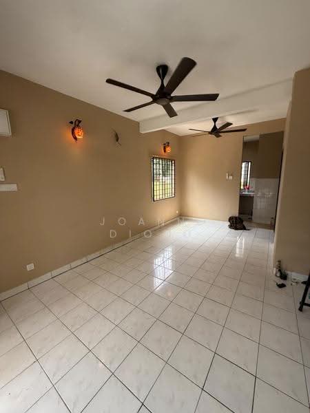 Rumah Teres untuk Disewa di TAMAN PUCHONG UTAMA (Puchong) - Joanne Diong - Living Room - PropertyGuru.com.my