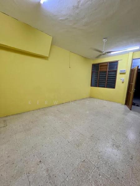 Rumah Teres 2-Tingkat untuk Disewa di Taman Sri Rampai (Wangsa Maju) - Kerwin Ang - Living Room - PropertyGuru.com.my