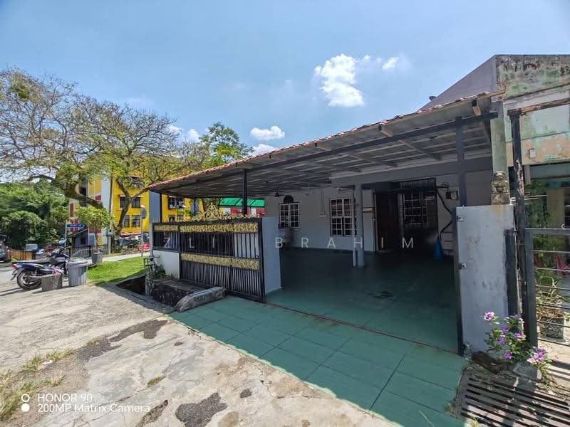 1-storey Terraced House for Sale in Bandar Baru Selayang Fasa 2b (Selayang) - Azli Ibrahim - Exterior - PropertyGuru.com.my