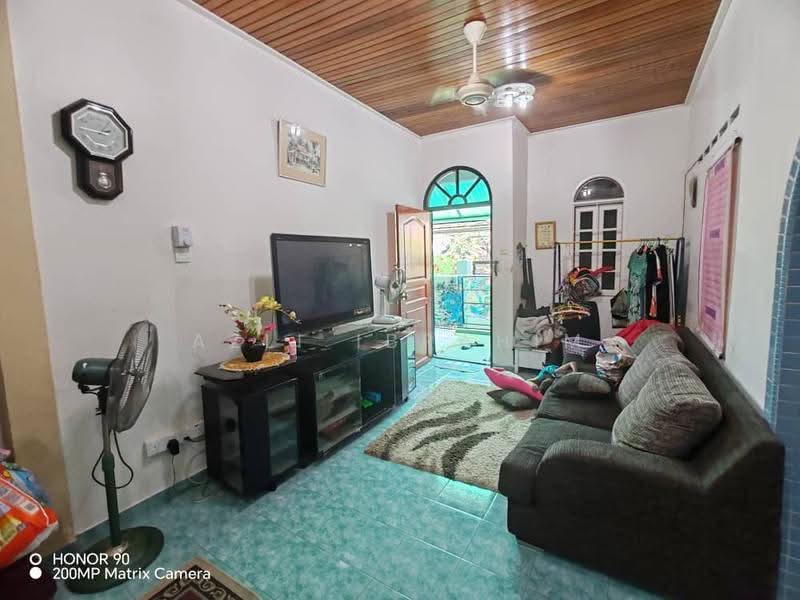 1-storey Terraced House for Sale in Bandar Baru Selayang Fasa 2b (Selayang) - Azli Ibrahim - Living Room - PropertyGuru.com.my