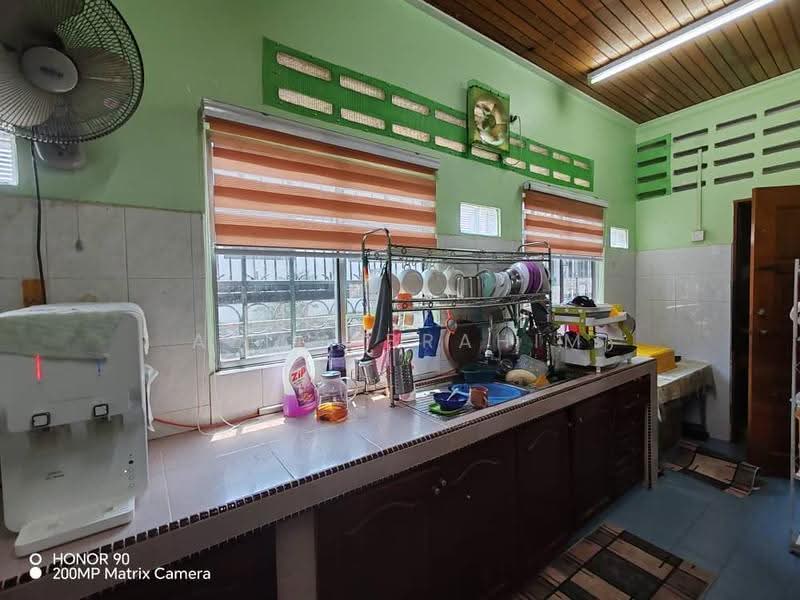 1-storey Terraced House for Sale in Bandar Baru Selayang Fasa 2b (Selayang) - Azli Ibrahim - Kitchen - PropertyGuru.com.my