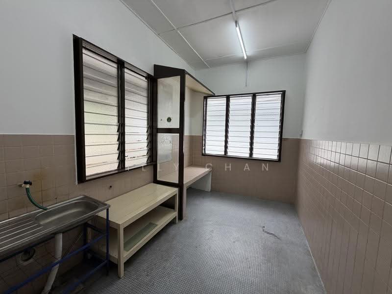 Semi-Detached House for Rent in Taman Overseas Union (Taman Oug) (Jalan Klang Lama (Old Klang Road)) - Billy Chan - Kitchen - PropertyGuru.com.my