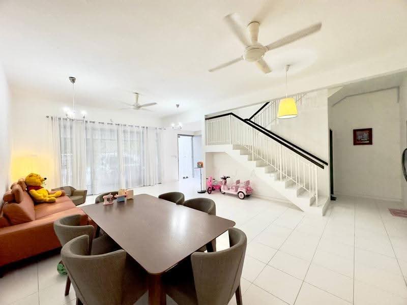 Rumah Teres 2-Tingkat untuk Dijual di Bandar Baru Enstek (Bandar Enstek) - Wan Amjad - Living Room - PropertyGuru.com.my