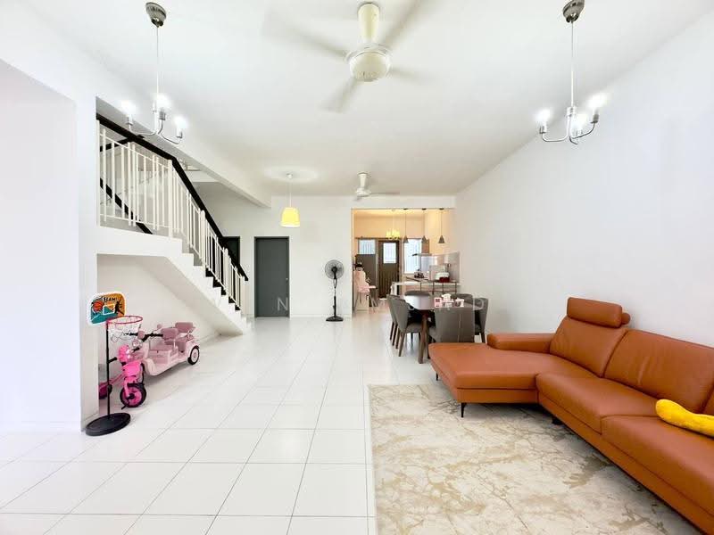 Rumah Teres 2-Tingkat untuk Dijual di Bandar Baru Enstek (Bandar Enstek) - Wan Amjad - Living Room - PropertyGuru.com.my