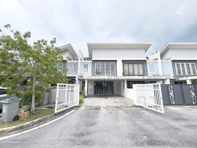 Rumah Teres 2-Tingkat untuk Dijual di Bandar Baru Enstek (Bandar Enstek) - Wan Amjad - Exterior - PropertyGuru.com.my