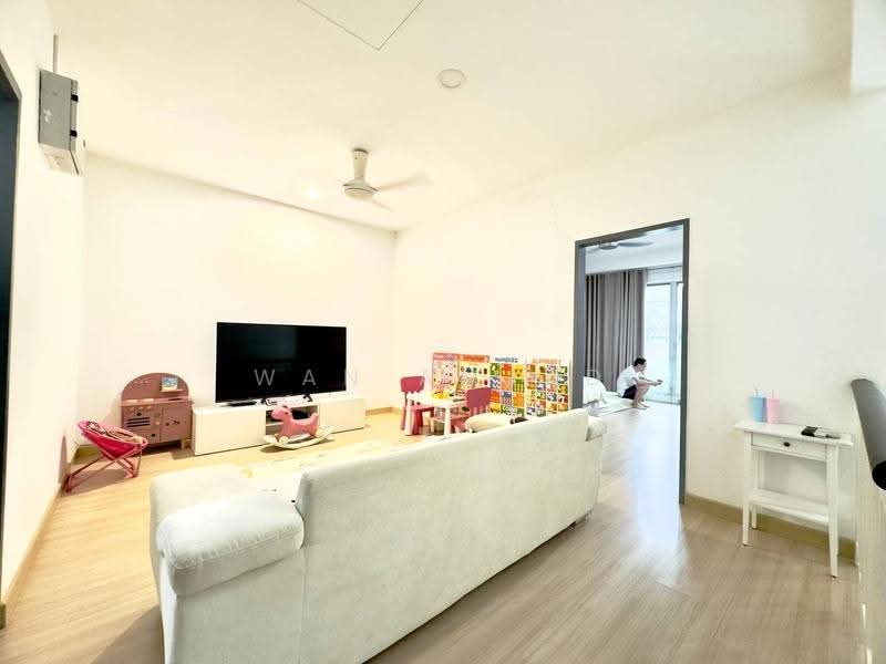 Rumah Teres 2-Tingkat untuk Dijual di Bandar Baru Enstek (Bandar Enstek) - Wan Amjad - Living Room - PropertyGuru.com.my