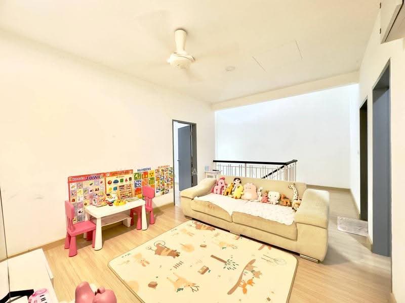 Rumah Teres 2-Tingkat untuk Dijual di Bandar Baru Enstek (Bandar Enstek) - Wan Amjad - Living Room - PropertyGuru.com.my