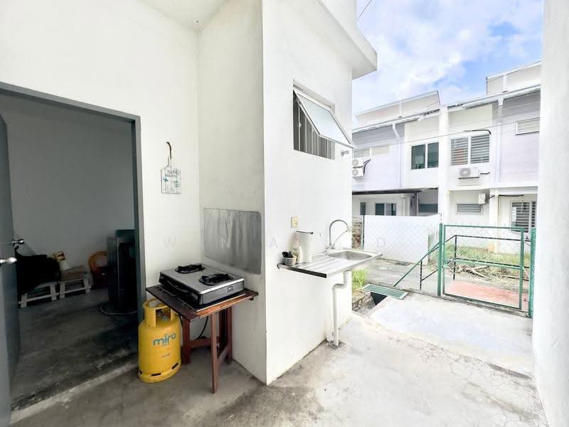Rumah Teres 2-Tingkat untuk Dijual di Bandar Baru Enstek (Bandar Enstek) - Wan Amjad - Exterior - PropertyGuru.com.my