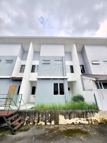 Rumah Teres 2-Tingkat untuk Dijual di Bandar Baru Enstek (Bandar Enstek) - Wan Amjad - Exterior - PropertyGuru.com.my