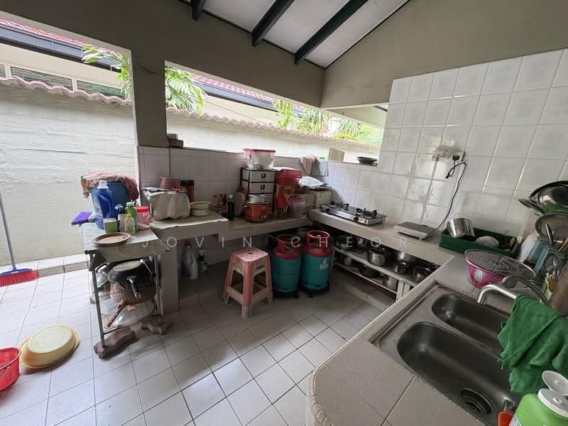 Bungalow House for Sale in Taman Halimahton (Seputeh) - Jovin Cheor - Kitchen - PropertyGuru.com.my