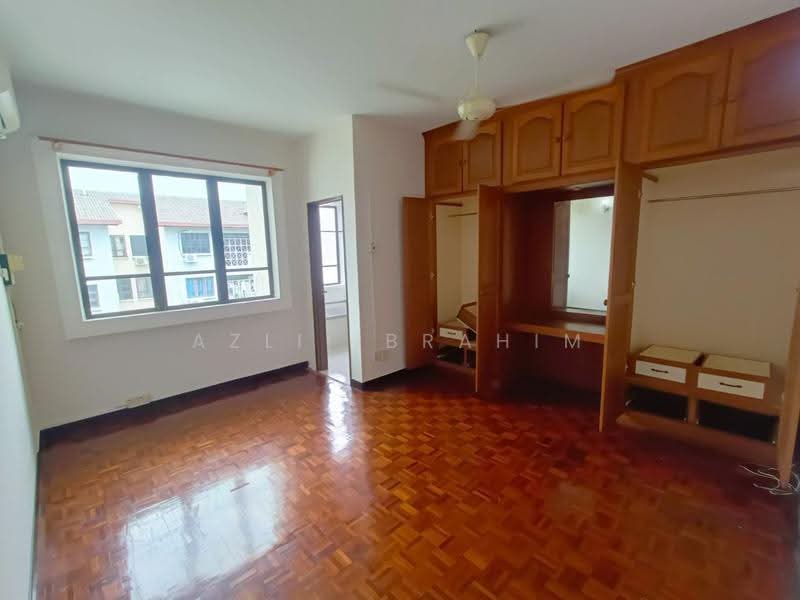 Kondominium untuk Dijual di Sri Ayu - Azli Ibrahim - Bedroom - PropertyGuru.com.my