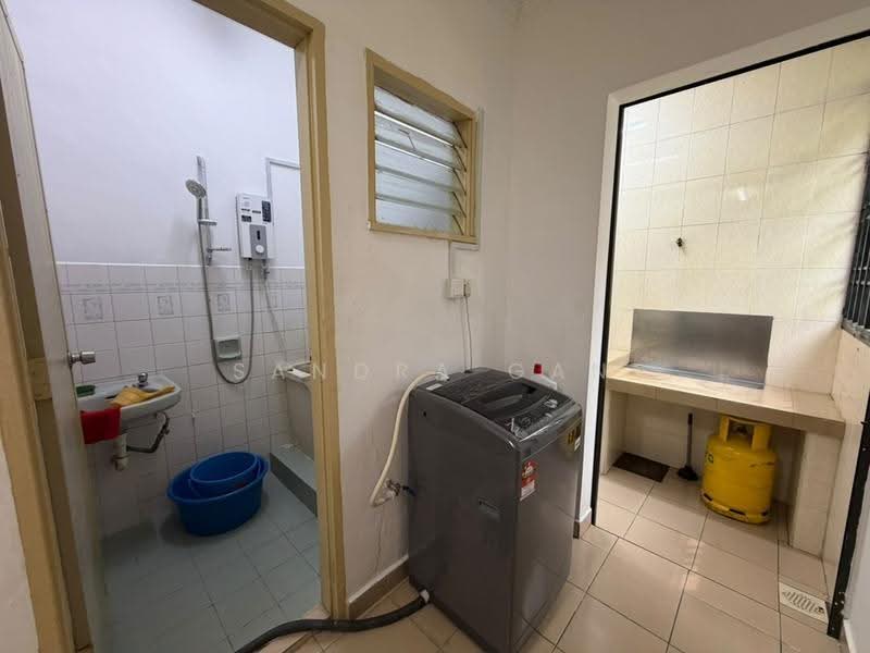 Rumah Teres 2-Tingkat untuk Disewa di Permas Jaya (Johor) - Sandra Gan - Bathroom - PropertyGuru.com.my