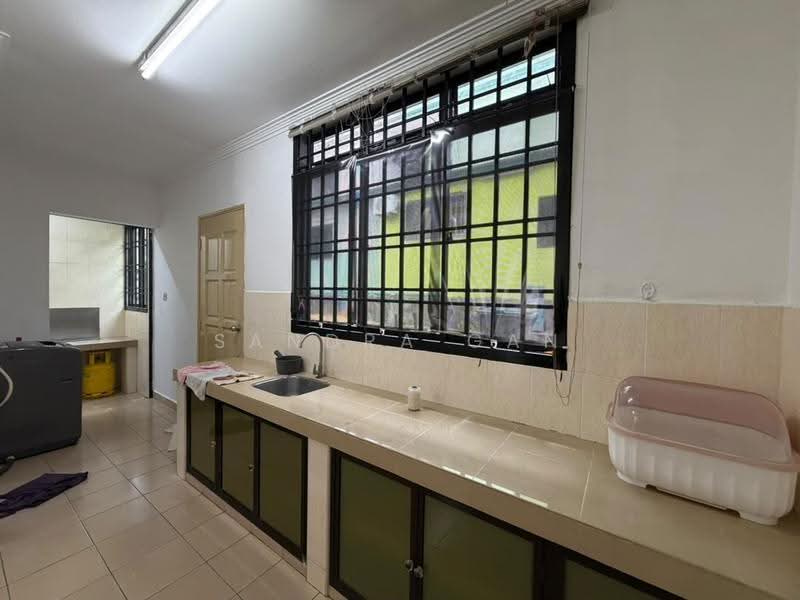 Rumah Teres 2-Tingkat untuk Disewa di Permas Jaya (Johor) - Sandra Gan - Kitchen - PropertyGuru.com.my