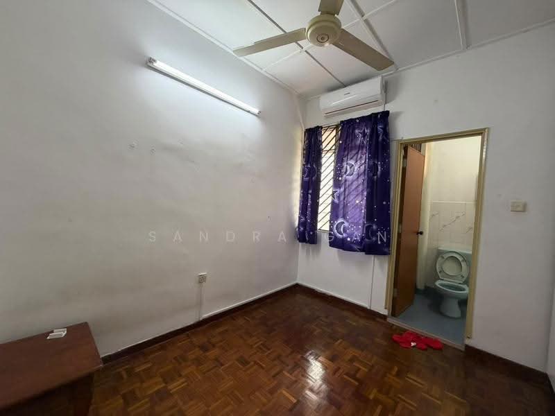 Rumah Teres 2-Tingkat untuk Disewa di Permas Jaya (Johor) - Sandra Gan - Bathroom - PropertyGuru.com.my